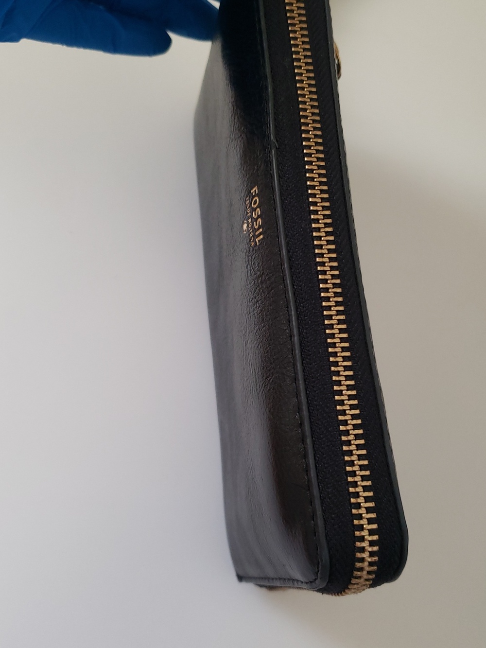 Fossil Black Leather Zip Wallet with Gold Hardware and Wrist Strap - Picture 6 of 10